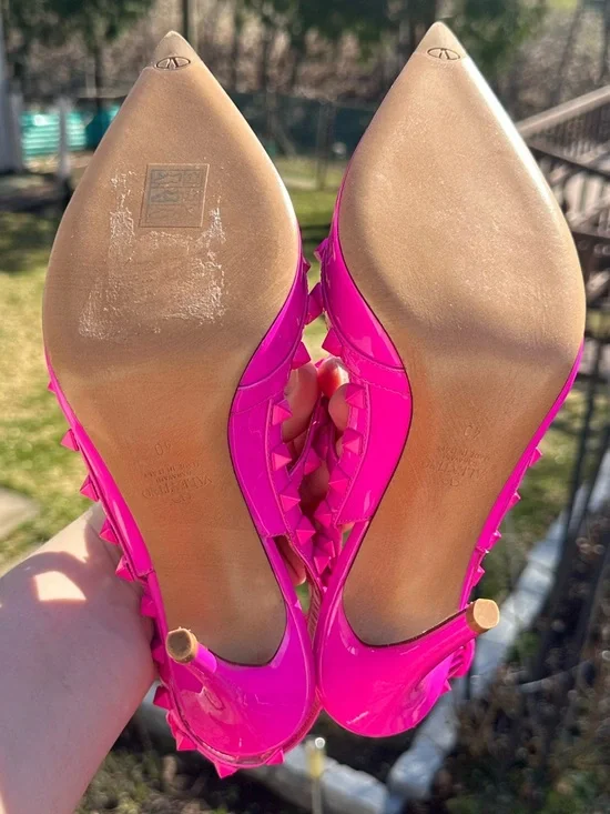 *NEW* VALENTINO ROCKSTUD HEELS (IT 40) - Picture 7 of 10